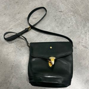 Beautiful Vintage Cross Body!!!! With gold hardware!